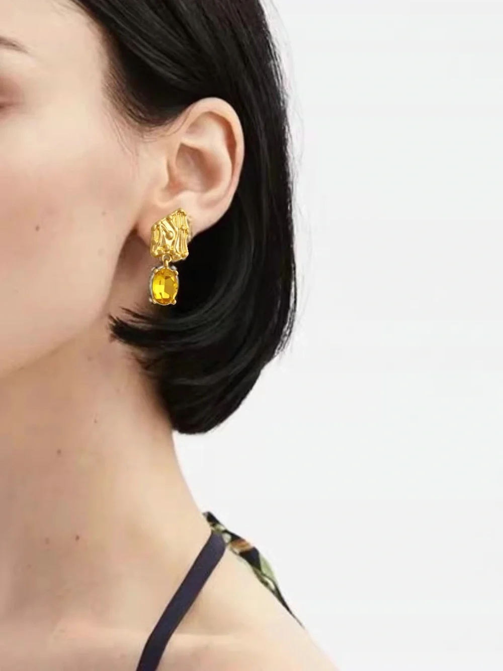 OSCAR DE LA RENTA • Enoki Shield Crystal Drop Earrings in Sunflower Yellow.